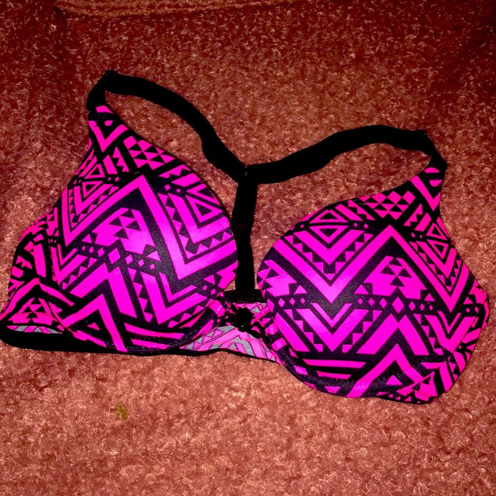 Victoria’s Secret 32A front snap